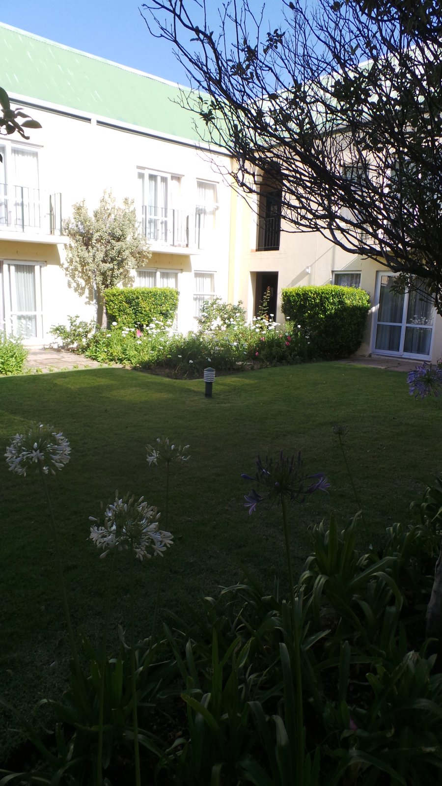 Courtyard Hotel03